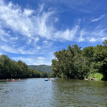 Shenandoah River Outfitters - Rafting/Kayaking Near Me - Luray, Virginia Shenandoah River Outfitters - Rafting/Kayaking Near Me - Luray, Virginia