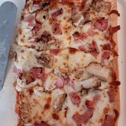 8" personal pizza (chicken & ham)
