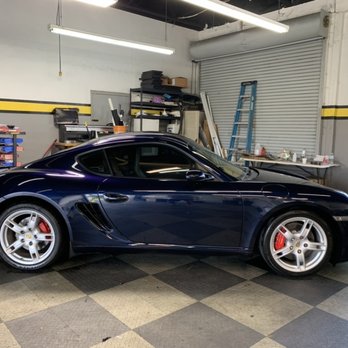 Ferco Motors - 14 year old gal still looking BRAND NEW! - Car Dealers Near Me - Miami, Florida