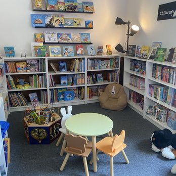 Tales & Tails - Inside - Bookstores Near Me - Fredericksburg, Virginia