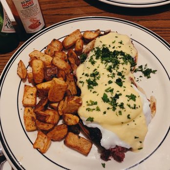 Mimi's Cafe - Corned Beef Hash Benedict. Sooo good! - Breakfast & Brunch Near Me - Reno, Nevada