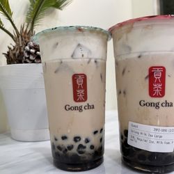 Gong cha - Large Oolong milk tea, 30% sugar, milk foam, and pearls
