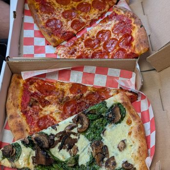 Pazza Pizza - Salad Near Me - Chicago, Illinois