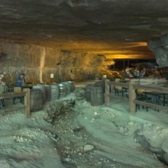 Cave Vineyard - enjoy a bottle of wine and a picnic lunch in the cave - Wineries Near Me - Sainte Genevieve, Missouri Cave Vineyard - enjoy a bottle of wine and a picnic lunch in the cave - Wineries Near Me - Sainte Genevieve, Missouri