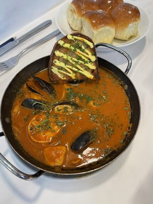 Roberto's Deluxe Oysters and Fine Fish by null