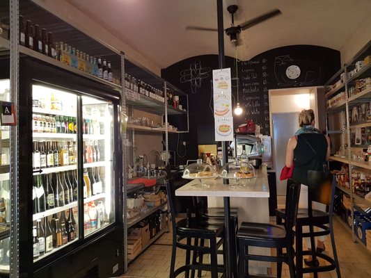 Triko kafe & koloniál by null