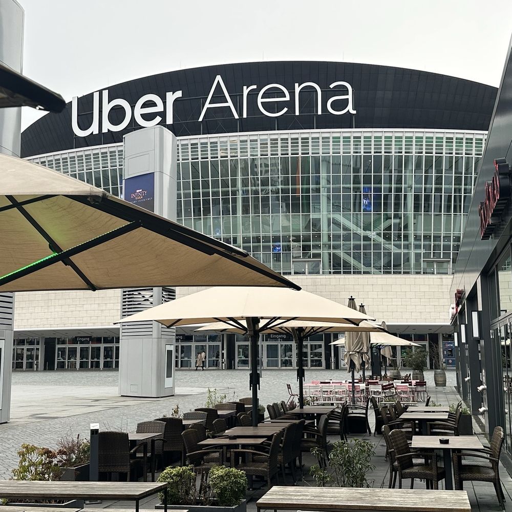 Hans im Glück - In the shadow of Uber Arena - Burgers Near Me - Berlin, BE