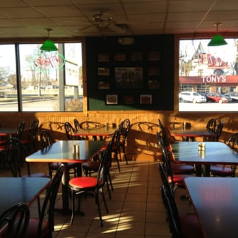 Mancino's Pizza & Grinders - Dining room - Pizza Near Me - Richmond, Indiana Mancino's Pizza & Grinders - Dining room - Pizza Near Me - Richmond, Indiana