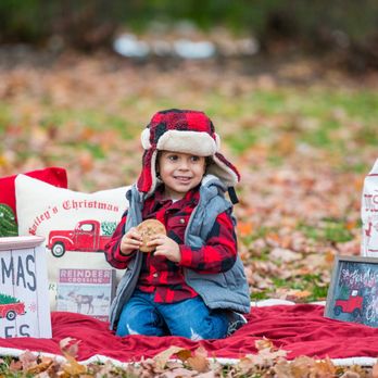 Tashography - Holiday Portraits at Binney Park - Event Photography Near Me - Greenwich, Connecticut