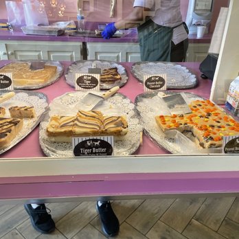 Murray Hotel Fudge - a display of pastries - Desserts Near Me - Mackinac Island, Michigan Murray Hotel Fudge - a display of pastries - Desserts Near Me - Mackinac Island, Michigan