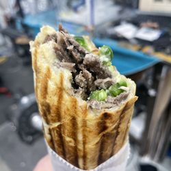 Al Rafidyn Restaurant - Beef Shawarma with Hummos and Jalepenos!