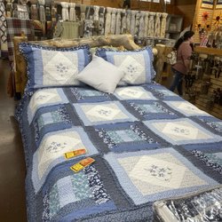 Lid'l Dolly's Factory Store - Quilts