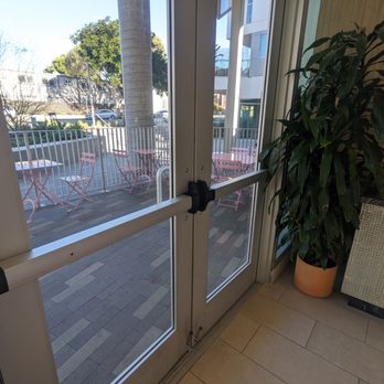 Chaumont - Double doors between indoor and outdoor seating - Bakeries Near Me - Santa Monica, California Chaumont - Double doors between indoor and outdoor seating - Bakeries Near Me - Santa Monica, California