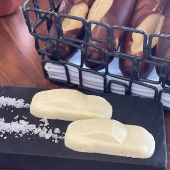 Restaurant 917 - Bread and butter with sea salt - New American Near Me - Carson, California