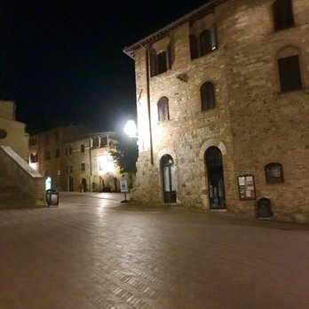 Comune di San Gimignano - Town Hall Near Me - San Gimignano, SI