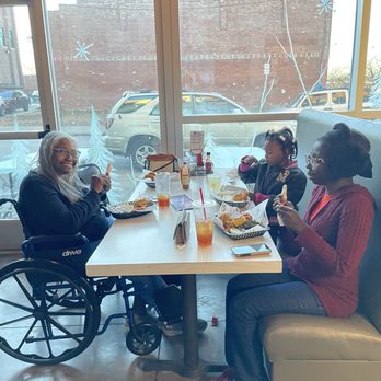 Mama G's Kitchen - Soul Food Near Me - Springfield, Missouri