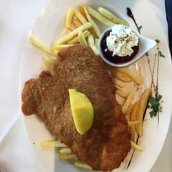 Landgasthof Puck - Wiener Schnitzel mit Pommes