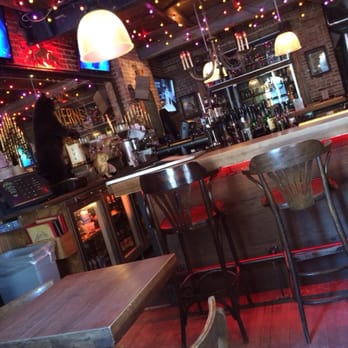 Taverne Grande Allée - Pubs Near Me - Quebec City, Quebec Taverne Grande Allée - Pubs Near Me - Quebec City, Quebec