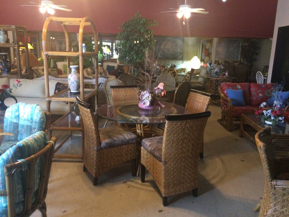 RATTAN SHOWCASE Updated September 2024 3902 Creekmont Dr, Houston