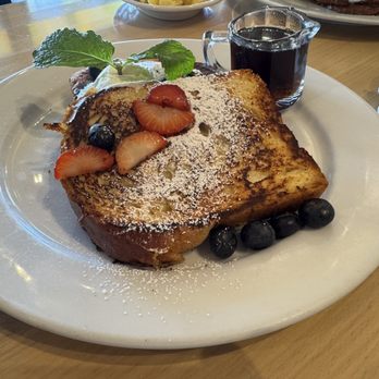 Madi - Brioche French Toast - Breakfast & Brunch Near Me - San Diego, California