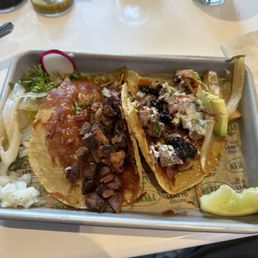 Increíble 30 años en Atlanta y los mejores tacos que me e comido pero ni en México e comido así
