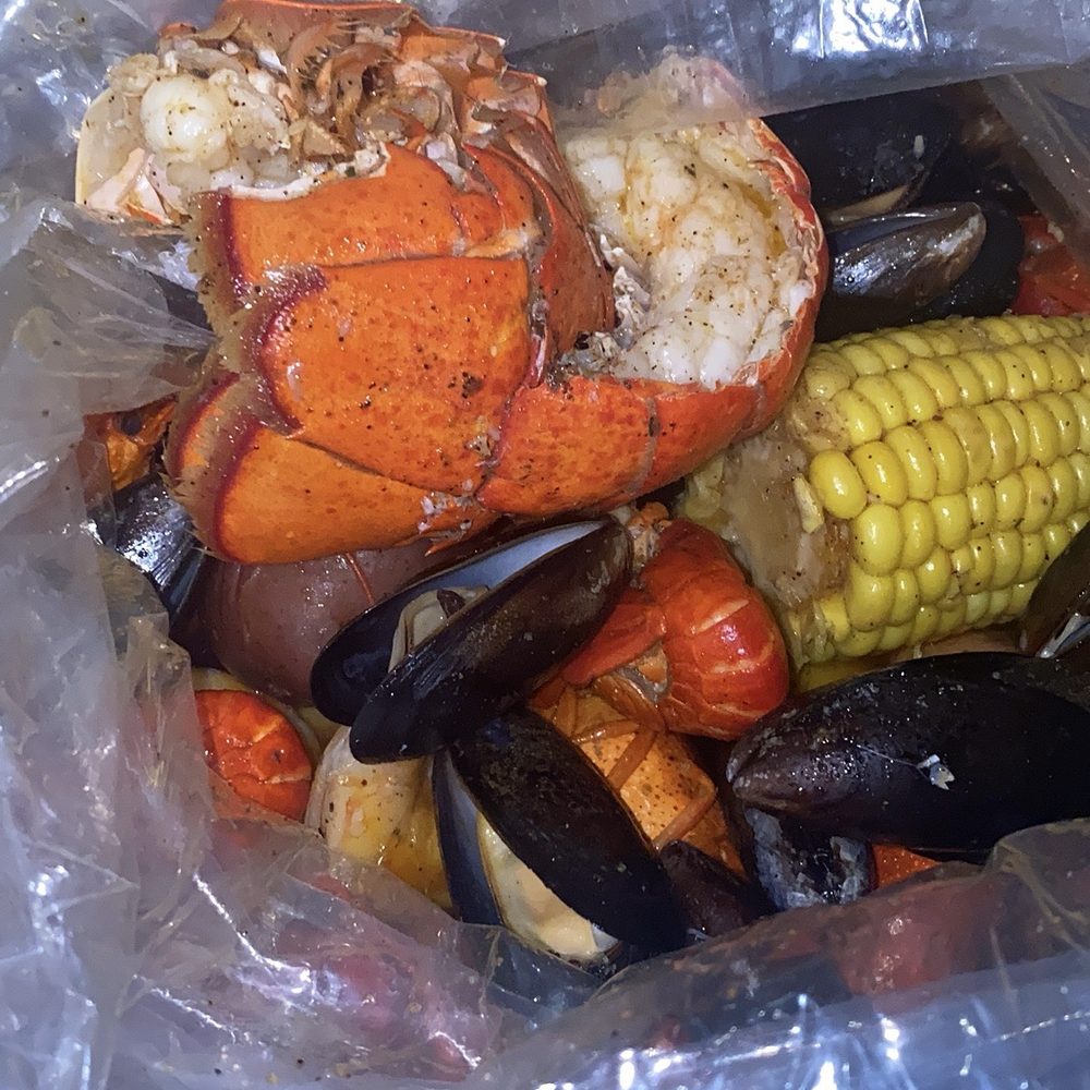 Yummi Crab - SEAFOOD COMBO B) - Seafood Near Me - Columbia, South Carolina Yummi Crab - SEAFOOD COMBO B) - Seafood Near Me - Columbia, South Carolina