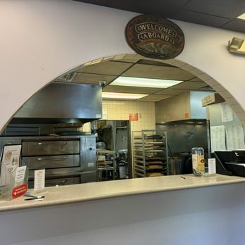Lido's Restaurant & Pizzeria - Take-out window - Pizza Near Me - Meriden, Connecticut