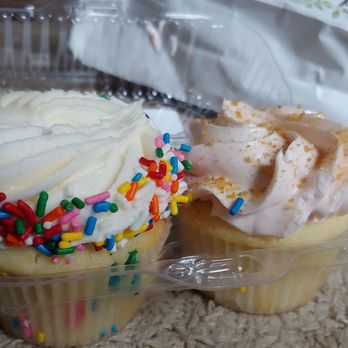 Wanna Cupcake? Bakery Cafe - Birthday cupcake and strawberry shortcake cupcake! - Bakeries Near Me - Puyallup, Washington Wanna Cupcake? Bakery Cafe - Birthday cupcake and strawberry shortcake cupcake! - Bakeries Near Me - Puyallup, Washington