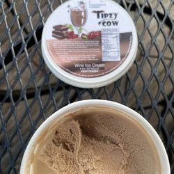 Woody Lodge Winery - The ice cream!!