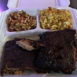 Delmar Bar & Lounge - Smoked Ribs, Man 'n Cheese, black eyed pea salad - Double R Catering