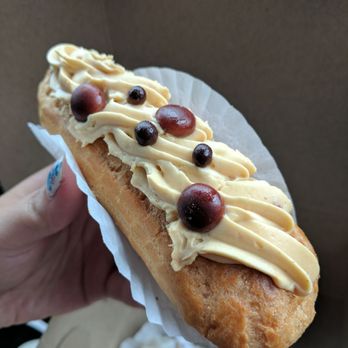 Lamanna's Bakery - The hazelnut eclair - Bakeries Near Me - Scarborough, Ontario