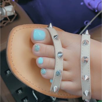 Palace Nail Lounge Gilbert - Little girls toes - Nail Salons Near Me - Mesa, Arizona