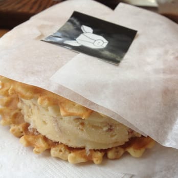 Meat & Bread - Maple bacon ice cream sandwich - Sandwiches Near Me - Vancouver, British Columbia