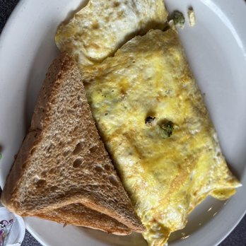 Dave's Diner - Create your own omelette - does not come with homefries. - Diners Near Me - Adamstown, Pennsylvania