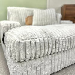 K & R Furniture
