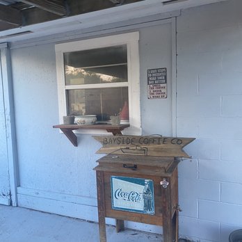 Bayside Coffee - Outdoor seating area - Coffee Roasteries Near Me - Eastpoint, Florida