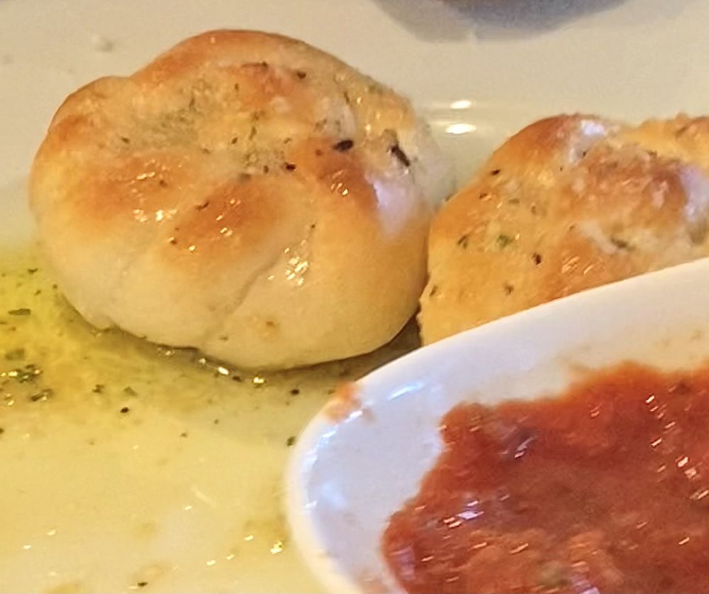Giovannis Italian Restaurant & Pizeria