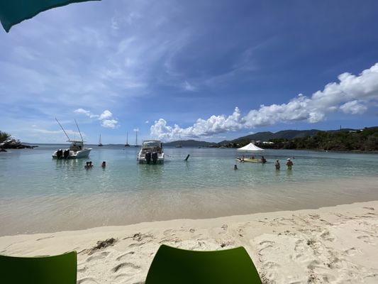 Dinghy's Beach Bar & Grill by null
