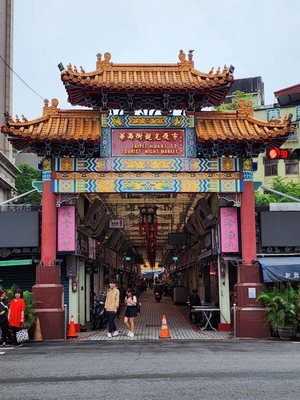 Huaxi Street Night Market by null