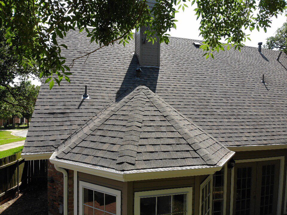 Slide of K&D Roofing