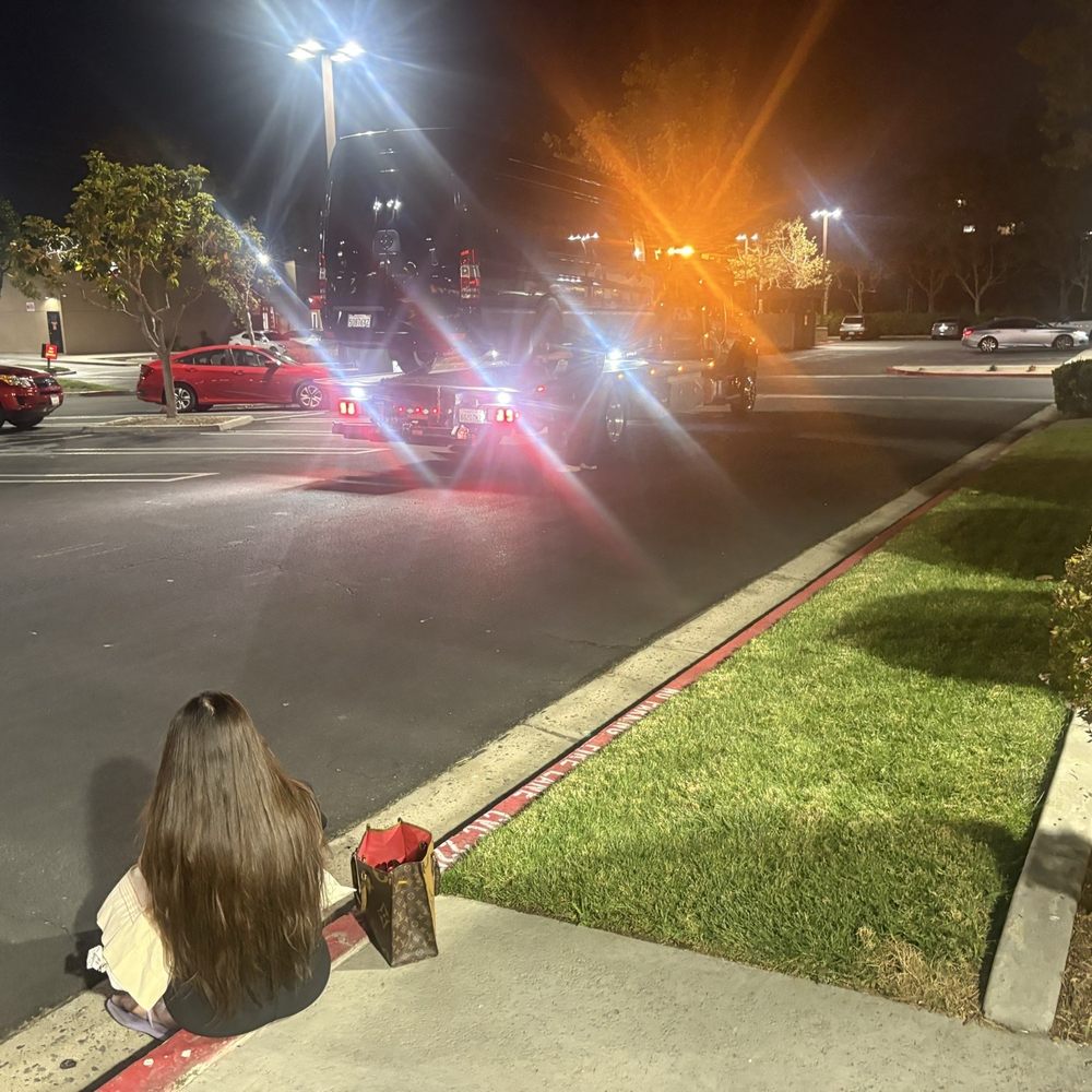 Brothers Towing - A happy young lady thanks to Brothers & Pepe's - Towing Near Me - Lake Elsinore, California Brothers Towing - A happy young lady thanks to Brothers & Pepe's - Towing Near Me - Lake Elsinore, California