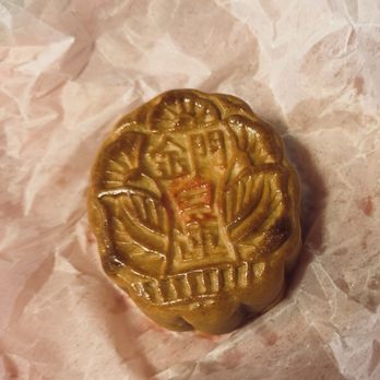 Golden Gate Bakery - $12.50 White Lotus Seed Paste 白蓮蓉 (one egg) {9/29/2026} - Bakeries Near Me - San Francisco, California