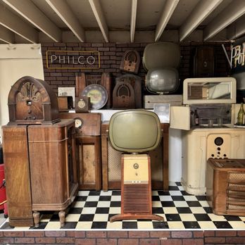 Deer Park Winery & Auto Museum - Beer, Wine & Spirits Near Me - Escondido, California