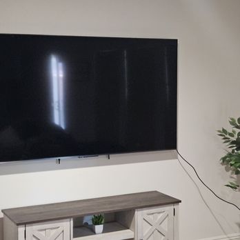 David AV Installations, LLC - Mount 75-inch TV in living room - TV Mounting Near Me - Lancaster, California