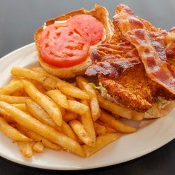 Tall Pines Players Club - CLASSIC CHICKEN SANDWICH                             Grilled or crispy chicken, bacon, lettuce,  tomato & mayo