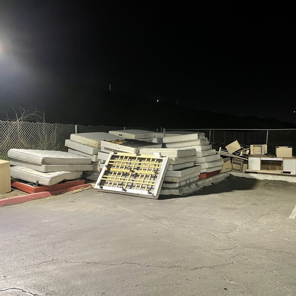 Motel 6 - Stacks of dirty mattresses in the parking lot - Hotels Near Me - Turlock, California Motel 6 - Stacks of dirty mattresses in the parking lot - Hotels Near Me - Turlock, California