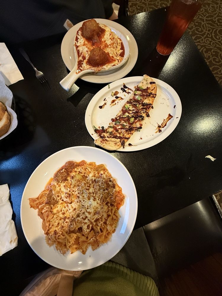 Food from Luciano's Italian Brick Oven