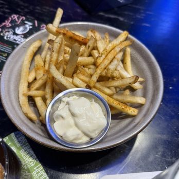 360 Rooftop Bar - Cajun fries with garlic aioli - Lounges Near Me - St. Louis, Missouri