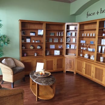 NaturaBella - Waiting area - Skin Care Near Me - Missouri City, Texas NaturaBella - Waiting area - Skin Care Near Me - Missouri City, Texas
