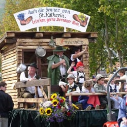 Straußwirtschaft Erwin Pauly - Winzerumzug in Dernau